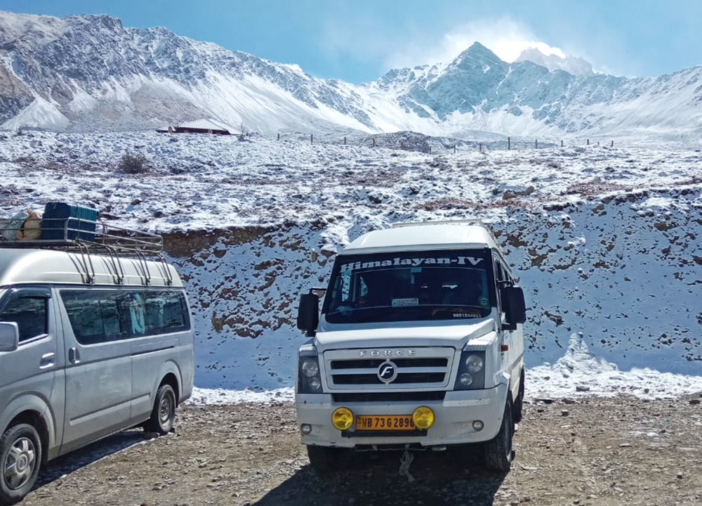 25 Seater Luxury Tempo Traveller